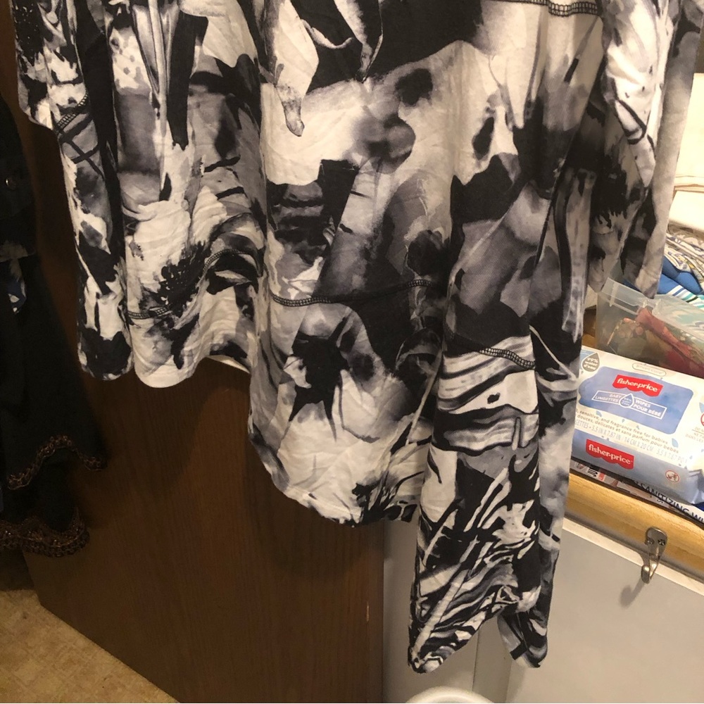 Unity Asymmetrical Sublimation Blouse - 683 $25 O… - image 2